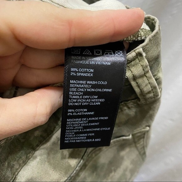 Urban Outfitters BDG Green Camo Moto Zipper Ankle Pants Size 28 - Picture 7 of 9